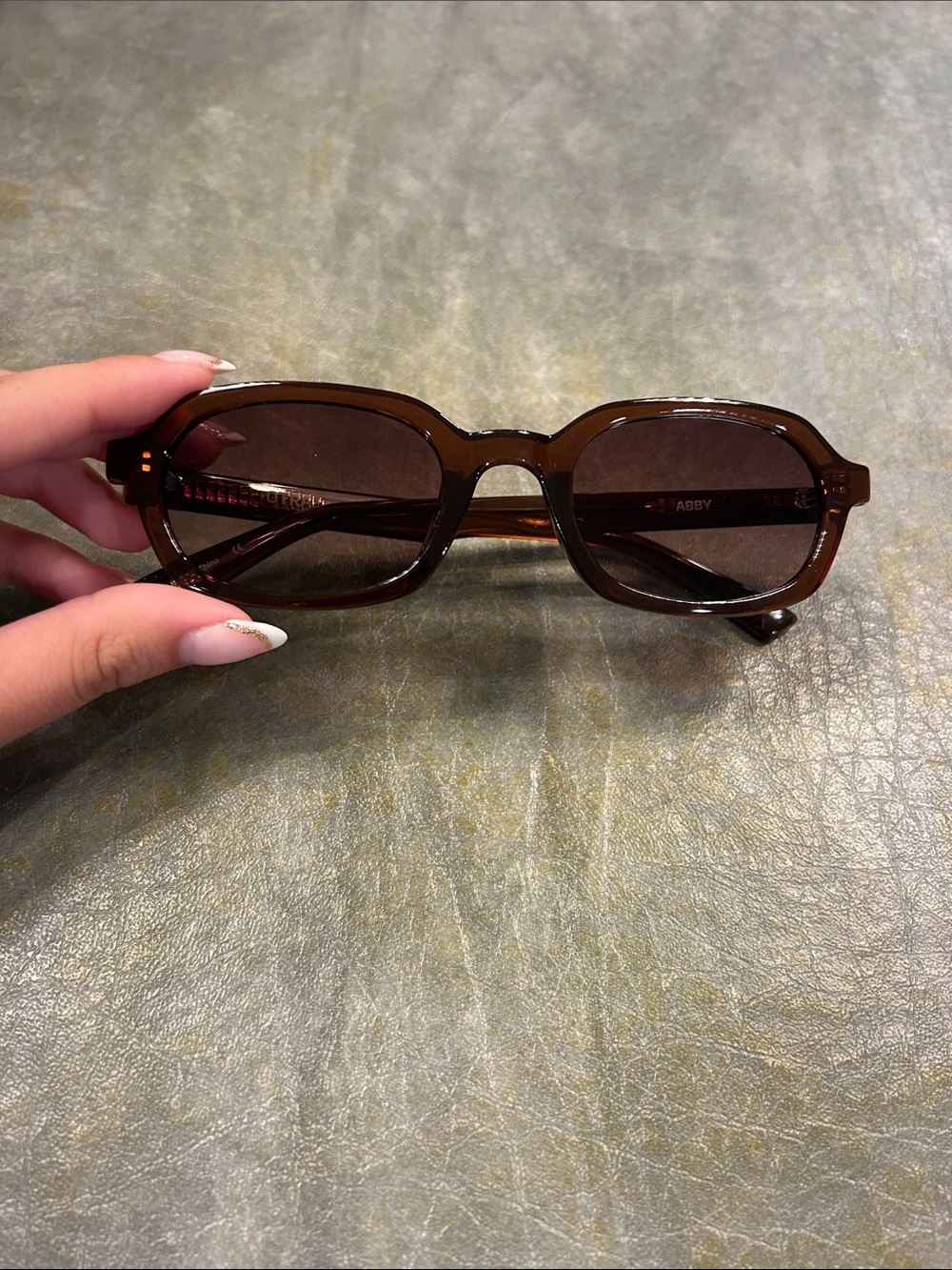 Otra Abby - Transparent Maple Sunglasses